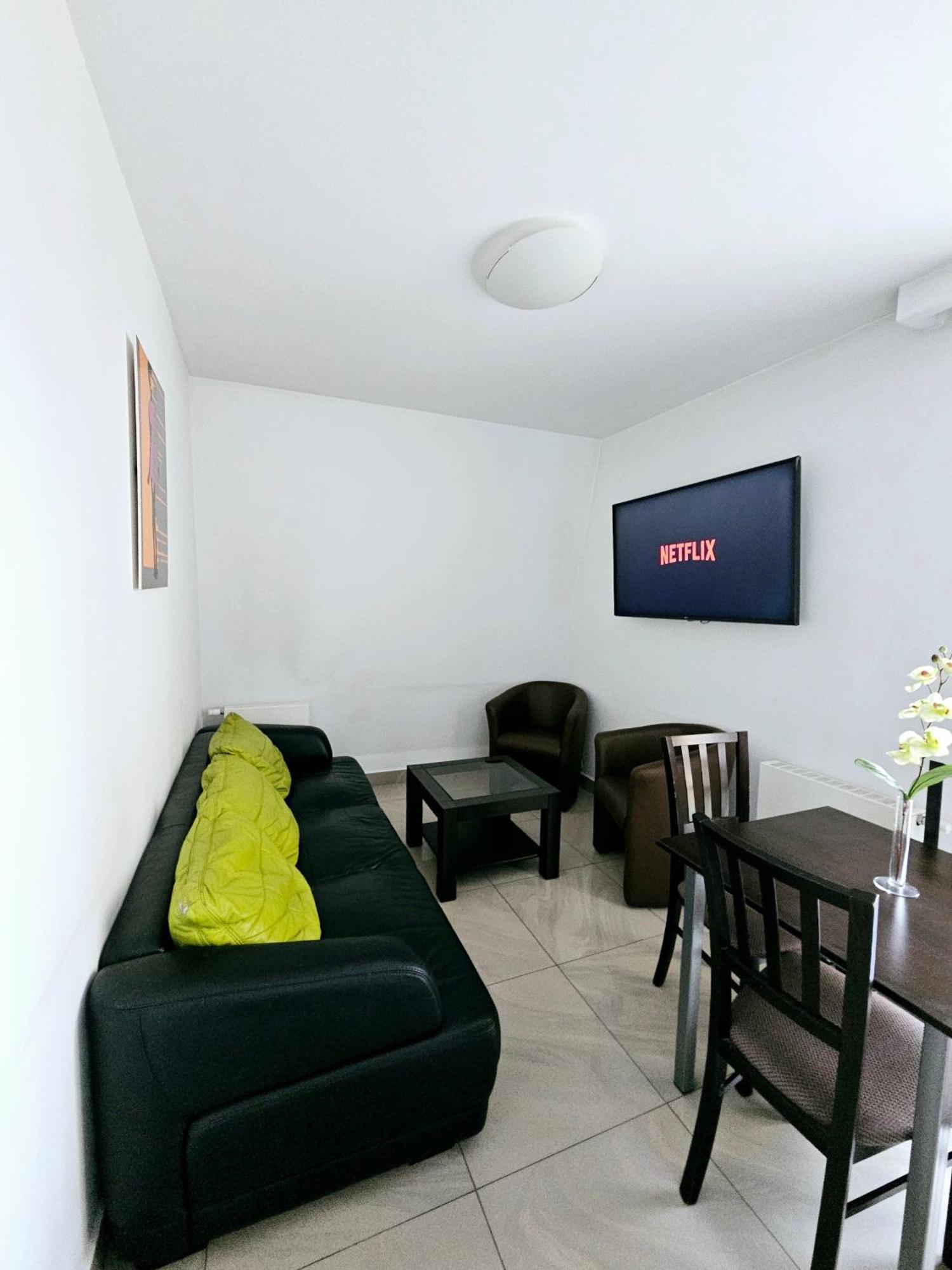 Apartament Quiet Διαμέρισμα Krasków Δωμάτιο φωτογραφία